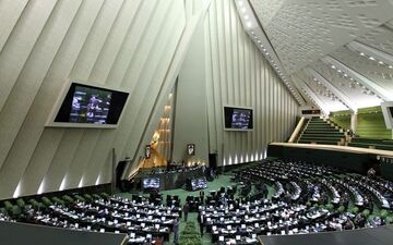 ممنوعیت ثبت‌نام «اشخاص غیرایرانی» و «دارای تابعیت مضاعف» در انتخابات ریاست جمهوری
