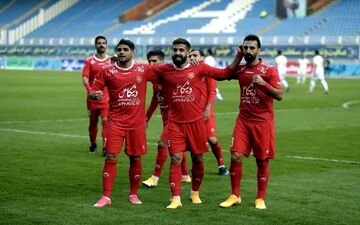 سوار و پیاده شدن بین راهی مسافران قطار پدیده (شهرخودرو)!