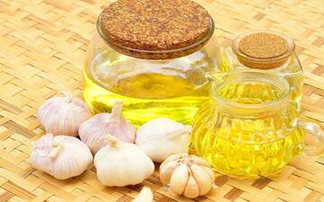 به هیچ عنوان سیر  را در روغن نگهداری نکنید!