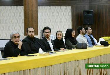  نشست هم‌اندیشی تورلیدرها برای جذب گردشگر  در سالن آناهیتا هتل پارسیان کرمانشاه 