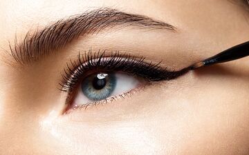 راهنمای آرایش چشم ساده و زیبا برای دختران + تصاویر