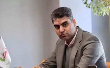 فیلم | واکنش تند مدیرعامل پرسپولیس به مجری شب‌های فوتبالی؛ مسیر شما ضد پرسپولیس است