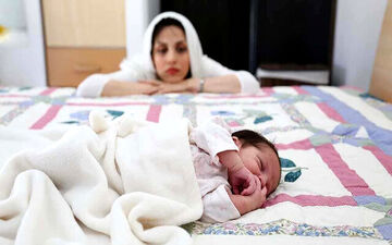 تفاوت بین بین افسردگی پس از زایمان و گرفتگی خُلق