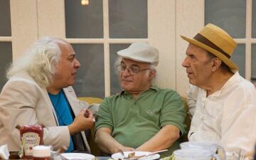 یک غافلگیری برای جیرانی ‌به پاس چهار دهه خبرنگاری