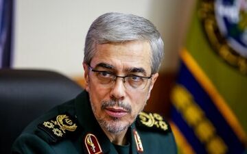 نیروهای مسلح "حصار امنیت" و مایه اطمینان و آرامش خاطر ملت ایران هستند