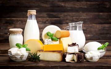 لبنیات کم‌چرب یا پرچرب؟ کدام یک سالم‌ترند؟