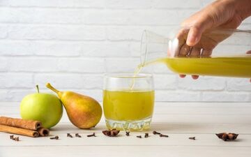 اسموتی سیب و گلابی رو مثل کافی شاپ ها درست کن! | آموزش قدم به قدم تهیه اسموتی سیب و گلابی