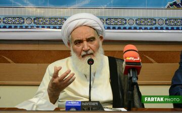 باید دستاوردهای نظام را به گوش جوانان برسانیم تا فریب دشمنان را نخورند
