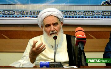 امام جمعه کرمانشاه: انقلاب اسلامی با قدرت به سمت آینده در حرکت است
