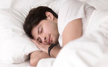چرت‌زدن طولانی‌مدت: یک عادت ساده یا علامت هشدار؟