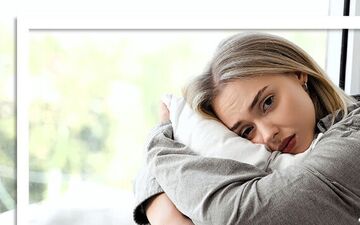 چرا دل‌شکستگی واقعاً دردناک است؟