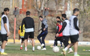 چالش جدید عنایتی؛ مدعی صعود با دست خالی؛ شب عجیب نارنجی‌پوشان
