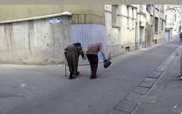 این پیرزن ایرانی از دیوار راست بالا می‌رود+ ویدئو باورنکردنی