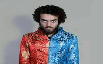 نمایش "کرمهای خاکی" در جشنواره تئاتر باران اجرا می شود