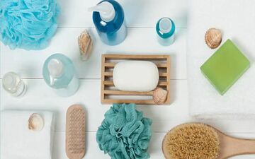 ۶ نکته‌ای که باید قبل از خرید ژل بهداشتی بانوان بدانید!