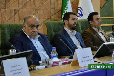 نشست معاون سیاسی وزارت کشور با معتمدین کرمانشاه