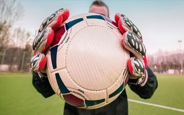 استقلال و پرسپولیس بخش اعظمی از افتخارات خود را مدیون این ستاره هستند+عکس