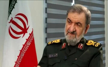 محسن رضایی: سیاست هم‌مذاکره و هم‌جنگ با آمریکا پایان یافته است