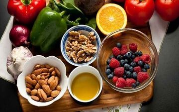هورمون استرس و تغذیه؛ نقش رژیم غذایی در کنترل کورتیزول