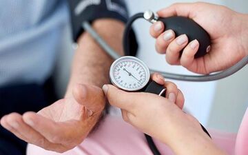 چند وقت یک‌بار باید فشار خون‌ را اندازه گرفت؟