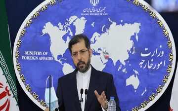 خطیب زاده: مشکل کشتی کره ای کاملا فنی است/  دولت کره را به برخورد منطقی و مسئولانه با این موضوع فنی ترغیب می کنیم