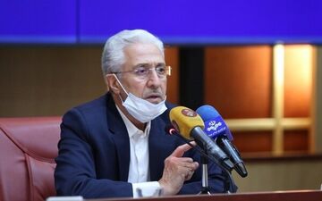 وزیر علوم : بخشی از رکود علمی استادان به دلیل شرایط اداری است
