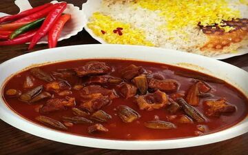 خورش بامیه با رب انار رو این طوری درست کن /فوق العاده میشه