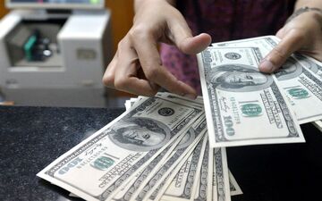  قیمت خرید دلار در بانک‌ها امروز ۹۸/۰۳/۱۸