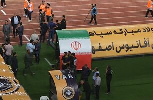 حضور جیمی جامپ پیش از دیدار سپاهان و تراکتور؛ اتفاق جالب در ورزشگاه + ویدئو