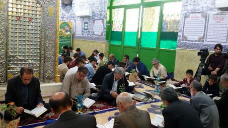 مراسم جزءخوانی قرآن کریم در بقعه متبرکه امامزاده ابراهیم (ع)طاقبستان به روایت تصویر