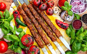طرز تهیه چلو کباب خانگی با عطر و طعم رستورانی