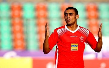جدایی این پرسپولیسی قطعی شد ؛ ستاره یحیی آبی پوش شد !