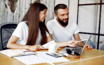تفاوت میزان وابسته و مستقل بودن بین متولدین ماههای مختلف|وابسته ترین آدمها متولد کدام ماه هستند؟!
