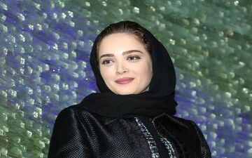 سلفی توماشینی بهنوش طباطبایی با پوشش و میکاپ متفاوت (عکس)