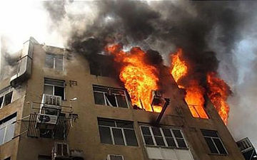 انفجار هولناک یک ساختمان در رباط کریم/ صندوق قرض الحسنه در آتش سوخت
