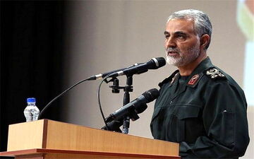 سردار سلیمانی:دفاع مقدس تفکر اصیل انقلابی را در مقابل تفکر لیبرالیستی قرار داد