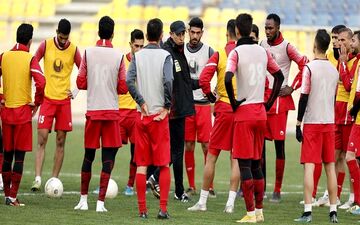 تمرین پرسپولیس زیر بارش باران