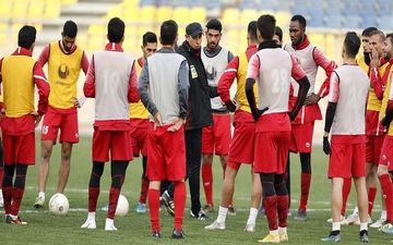 تمرین پرسپولیس زیر بارش باران
