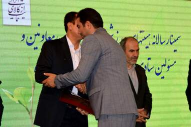 تجلیل از روسای هیأت‌های ورزشی استان کرمانشاه امروز نهم خرداد با حضور ارسلان حسینی مدیرکل و معاونین ستادی ورزش و جوانان استان کرمانشاه در سالن آمفی‌تئاتر ولیعصر(عج) این اداره انجام شد.