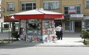 مسئولیت اجرای قانون منع عرضه مواد دخانی برعهده وزارت بهداشت است/ پلمپ چند دکه 6 متری مطبوعات معضل را حل نمی‌کند
