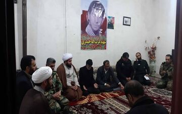 
گزارش تصویری دیدار و دلجویی از خانواده شهدا و ایثارگران هشت سال دفاع مقدس