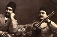 عصر قاجار در قاب تصویر: دستۀ مطرب‌ها پای بساط کباب + عکس