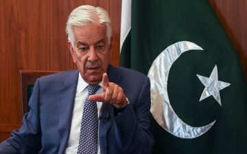 وزیر دفاع پاکستان: در صورت نیاز به عمق خاک افغانستان حمله می‌کنیم