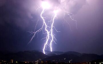 صاعقه جان یک نفر را در نوربهار گرفت