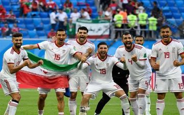 روزهای حساس فوتبال ملی/لطفا برای یک ملت بجنگید