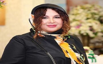 پوشش و میکاپ متفاوت شهره سلطانی در کلینیک دندانپزشکی