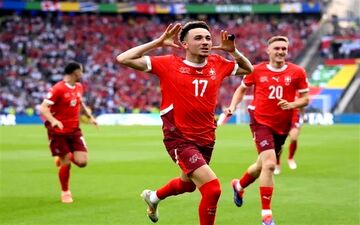  سوئیس مدافع عنوان قهرمانی را حذف کرد؛ این لاجوردی زشت! 