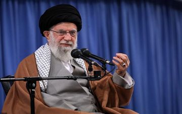 گفت‌وگوی زنده رهبر انقلاب با ملت ایران