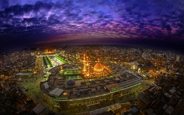 حال و هوای بین الحرمین در مراسم تعویض پرچم حرم امام حسین (ع) علیه السلام + ویدئو