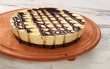 طرز تهیه کیک کرمدار با سس نسکافه ای!